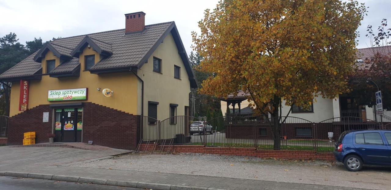 Pokoje Goscinne U Marka Tuszyn Eksteriør billede